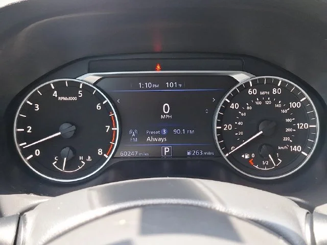 Used 2022 Silver Nissan 2.5 SV image 16