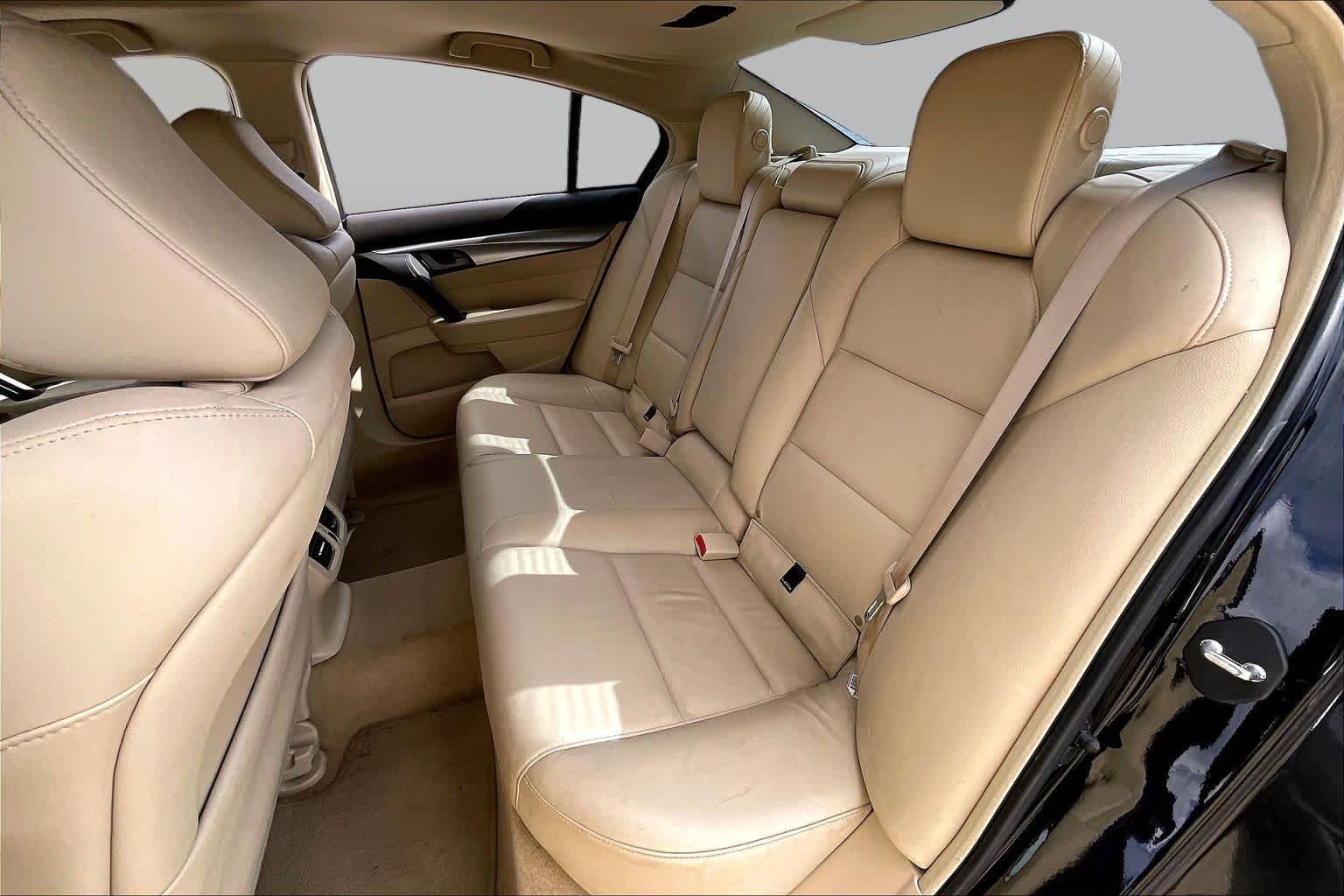 Used 2010 Crystal Black Pearl Acura  image 18