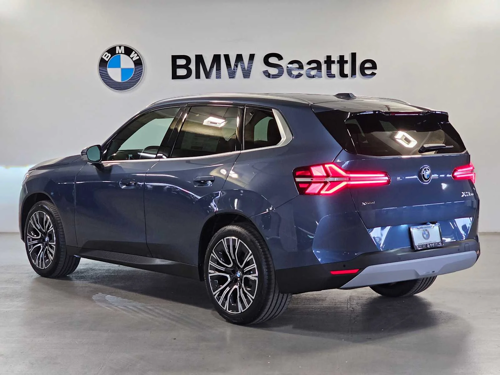 New 2026 Arctic Race Blue metallic BMW 30 xDrive image 4