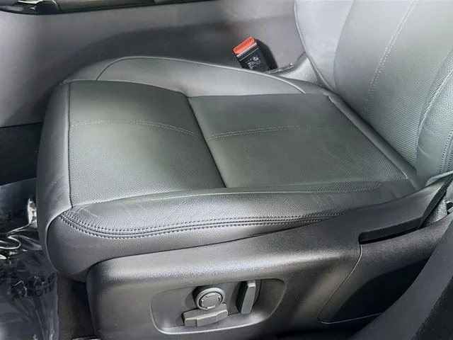 Certified Used 2026 Black Land Rover Dynamic SE image 22