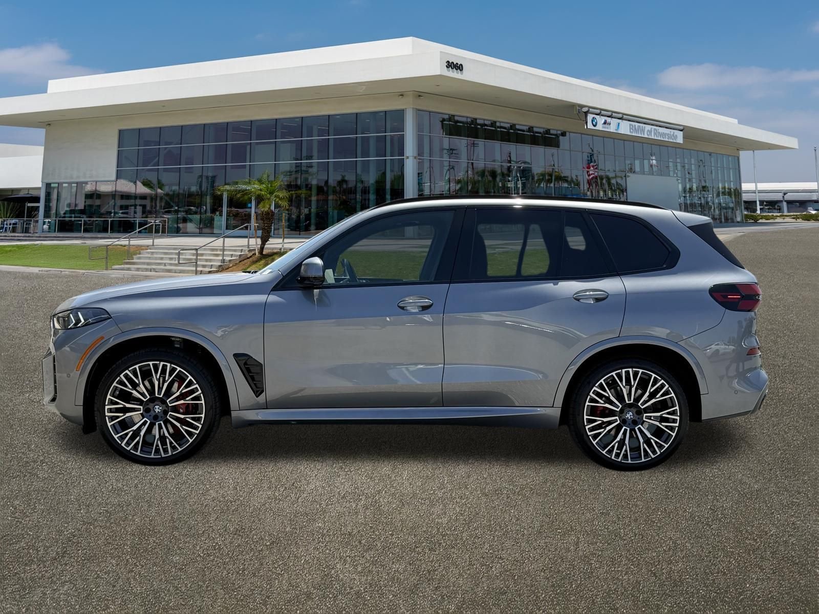 Used 2026 Skyscraper Grey Metallic BMW sDrive40i image 6