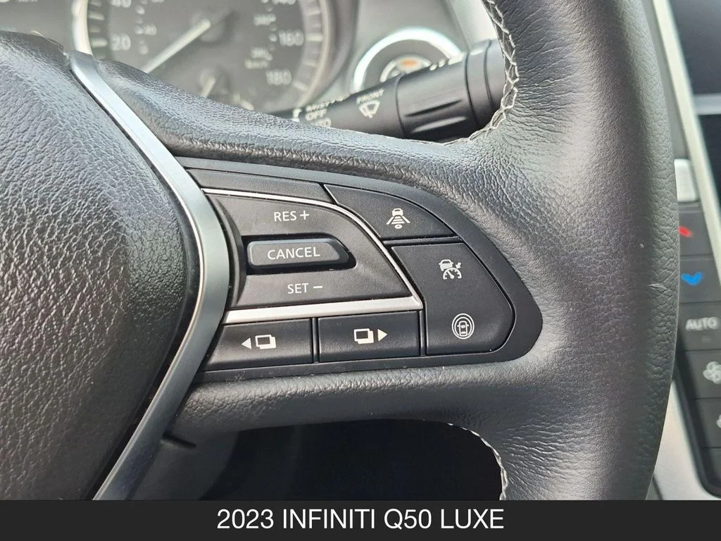 Used 2023 Red INFINITI LUXE image 19