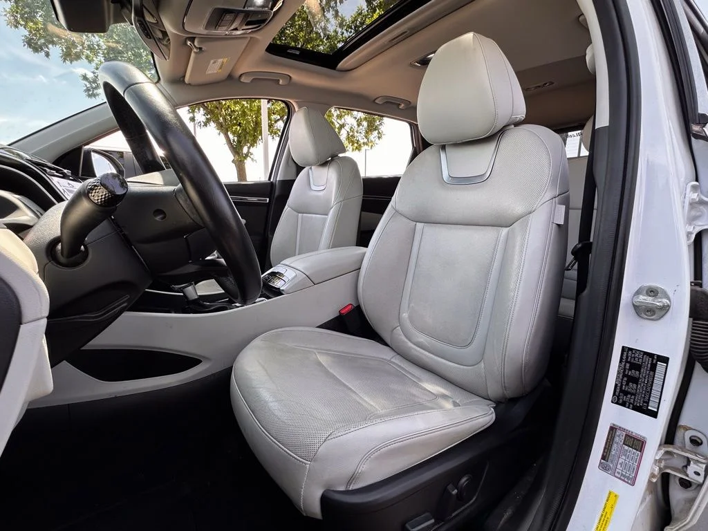 Used 2022 Gray Hyundai SEL image 9
