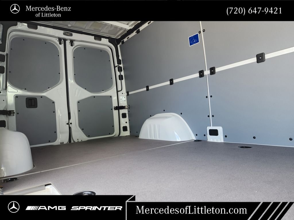 New 2026 Arctic+White Mercedes-Benz Cargo 144 WB image 30