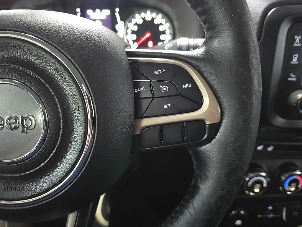 Used 2016 Black Jeep Latitude image 23