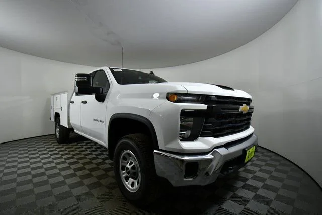 New 2026 Summit White Chevrolet WT image 8