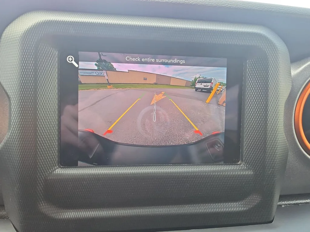 Used 2021 Gray Jeep Mojave image 21