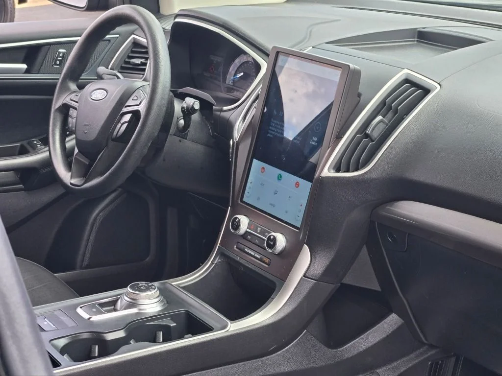 Used 2021 Black Ford SE image 8