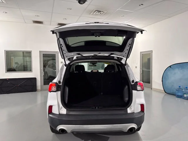 Used 2021 White Ford SE image 9