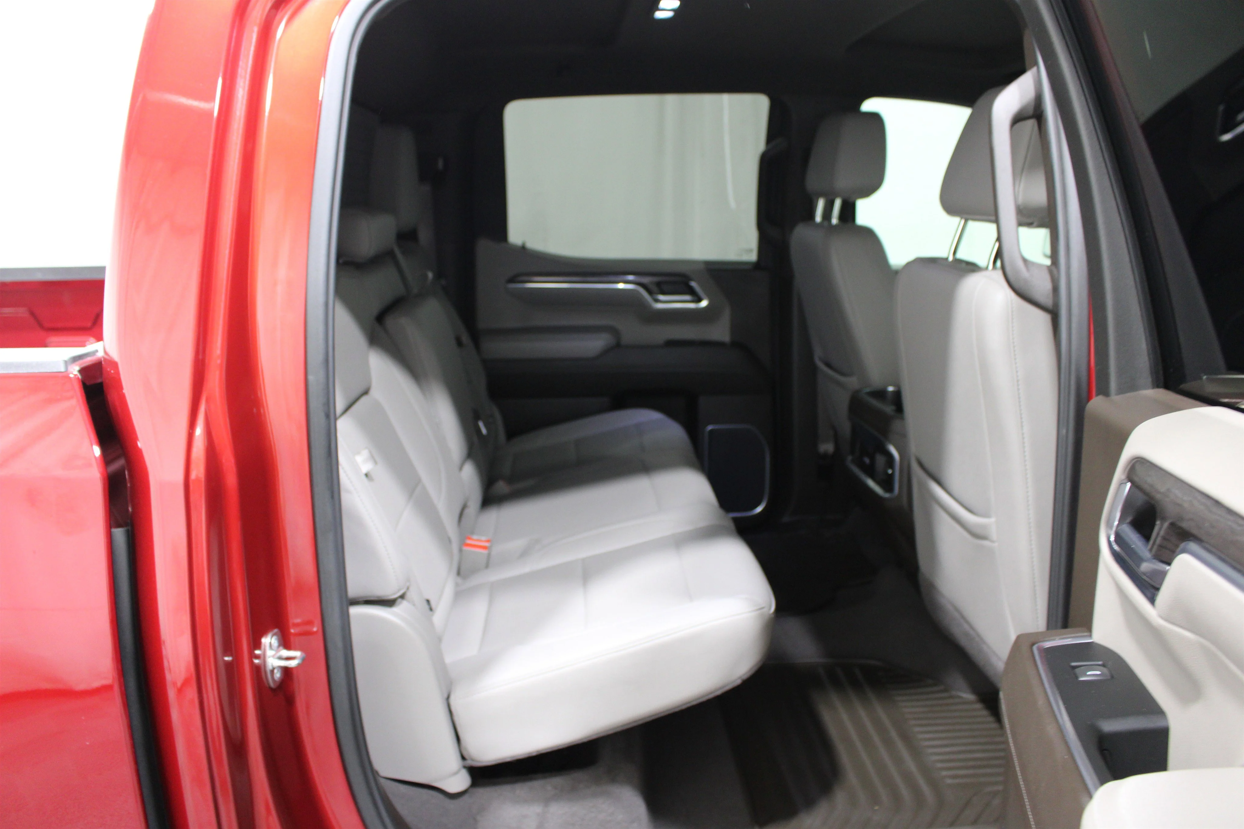2024 Chevrolet Silverado 1500 LTZ - Photo 24