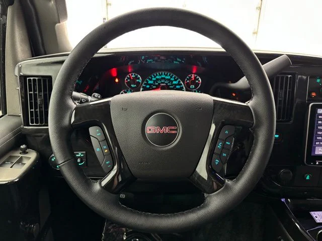 Used 2025 Onyx Black GMC Explorer Limited SE image 27
