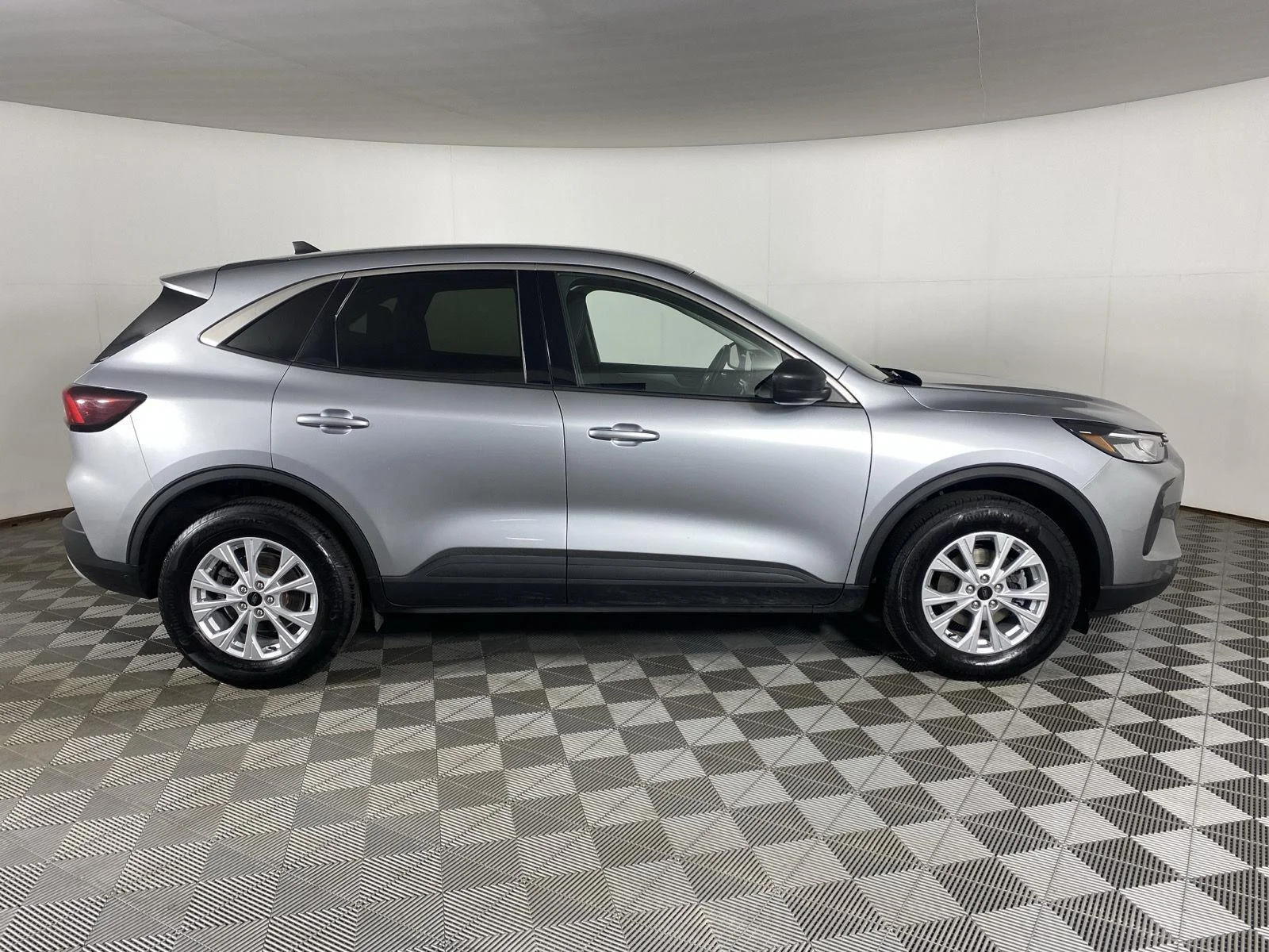 Used 2023 Iconic Silver Ford Active image 11