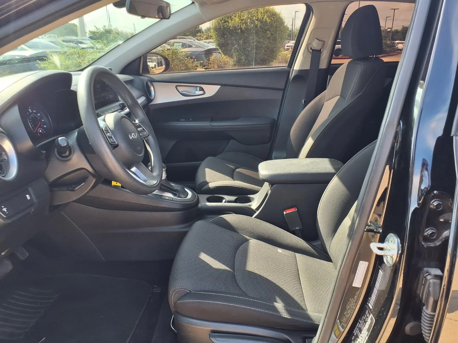 Used 2023 Black Kia LXS image 12