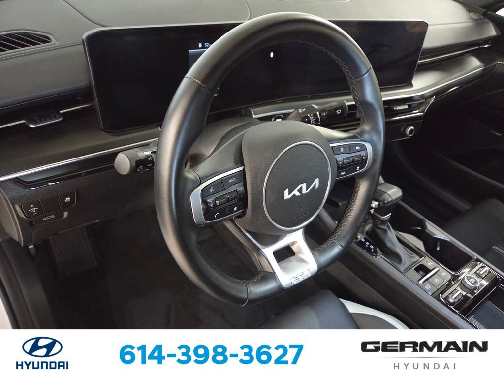 Used 2025 White Kia GT-Line image 18