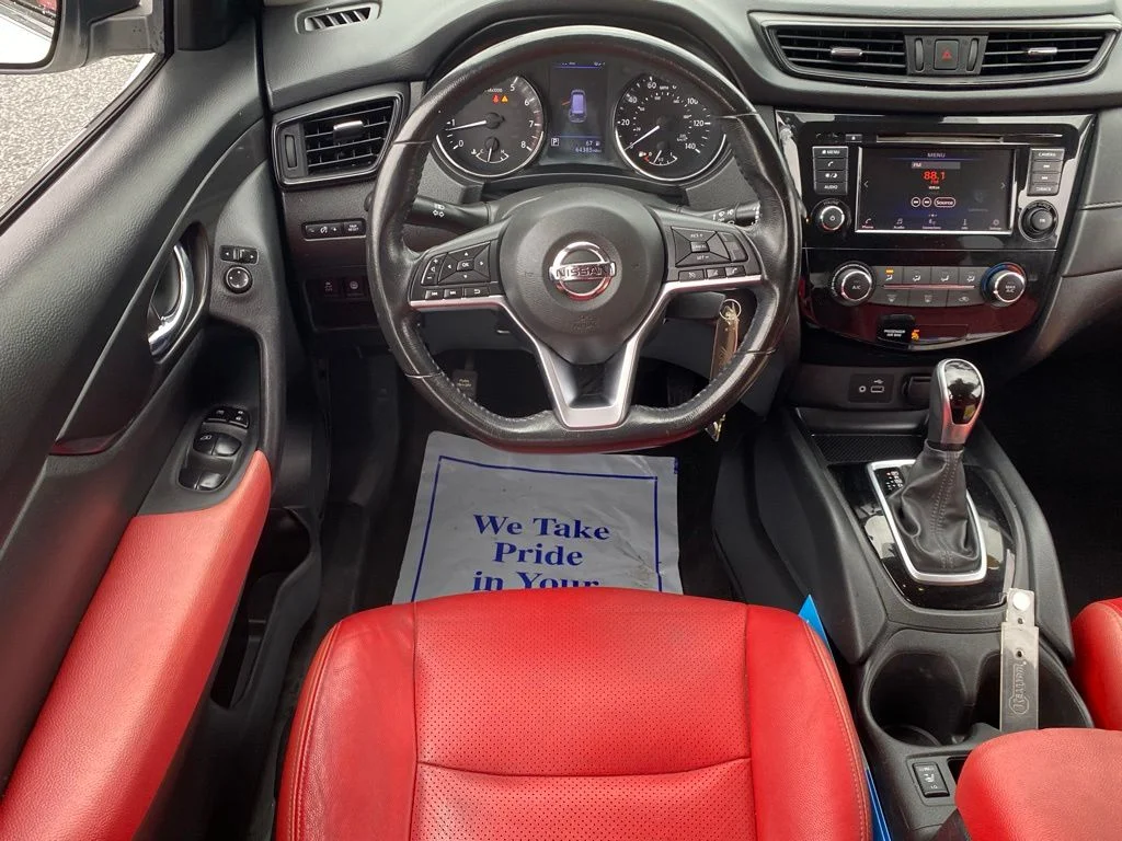 Used 2019 White Nissan S image 11