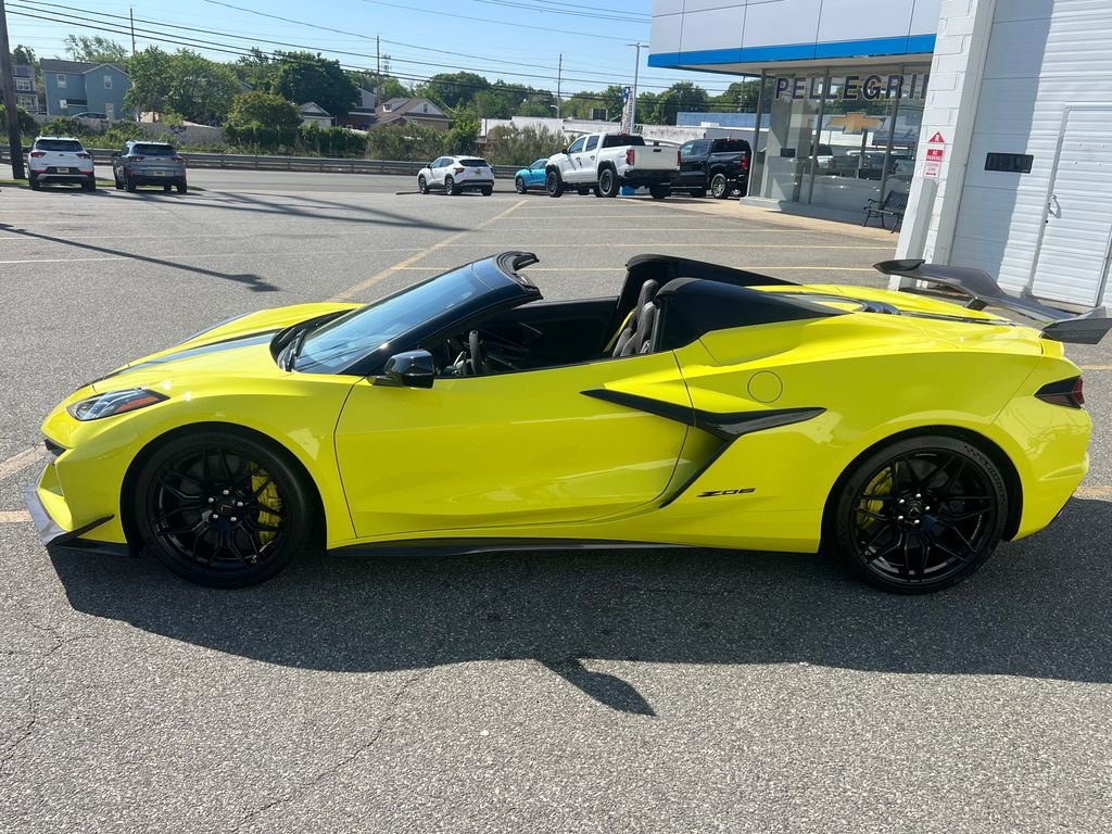 Used 2023 Accelerate Yellow Metallic Chevrolet 3LZ image 14