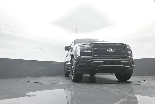 New 2026 Agate Black Metallic Ford Lariat® image 32