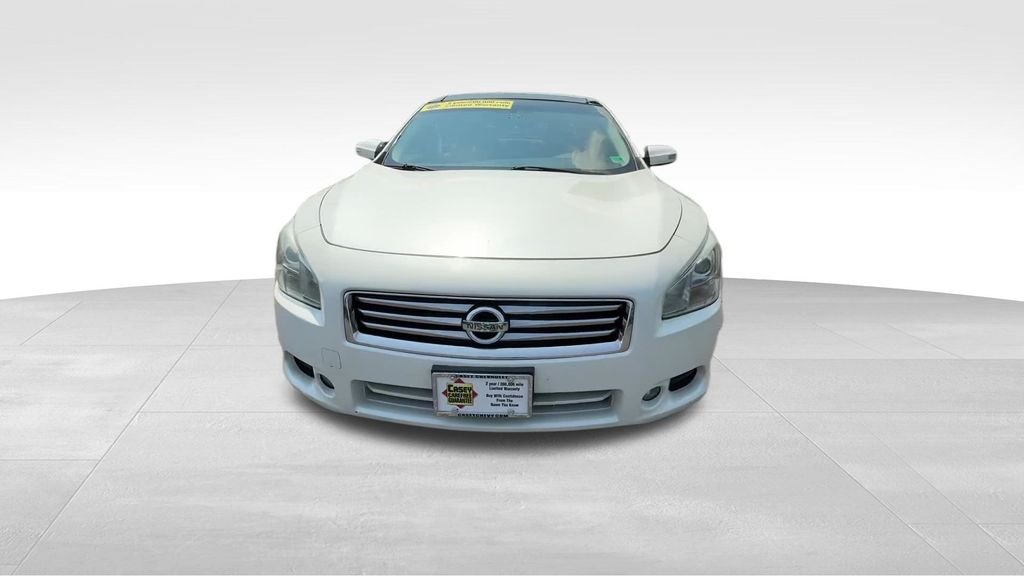 Used 2013 Pearl White Nissan 3.5 SV image 10