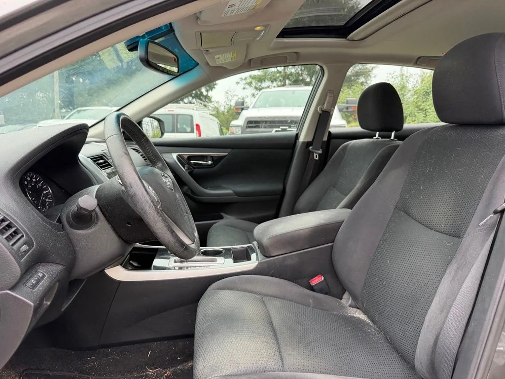 Used 2014 Gray Nissan 2.5 SV image 21