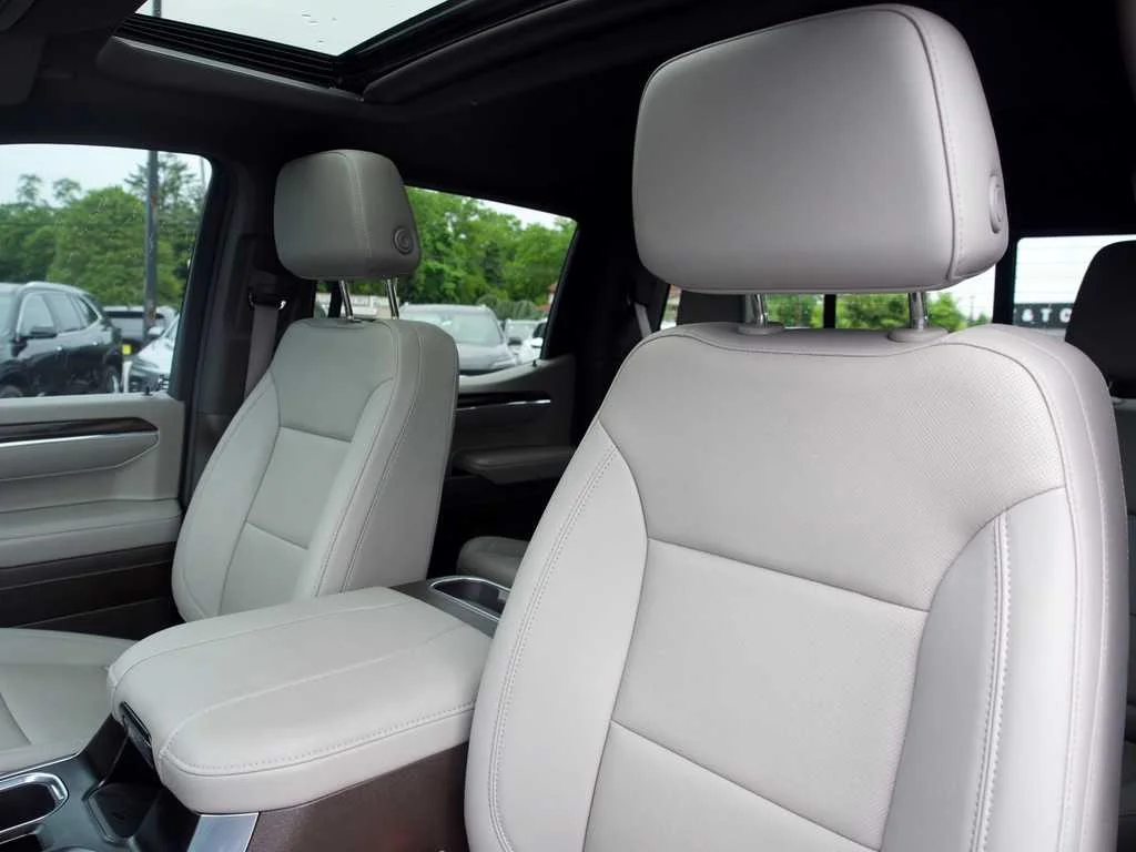 Certified Used 2024 Downpour Metallic GMC SLT image 19