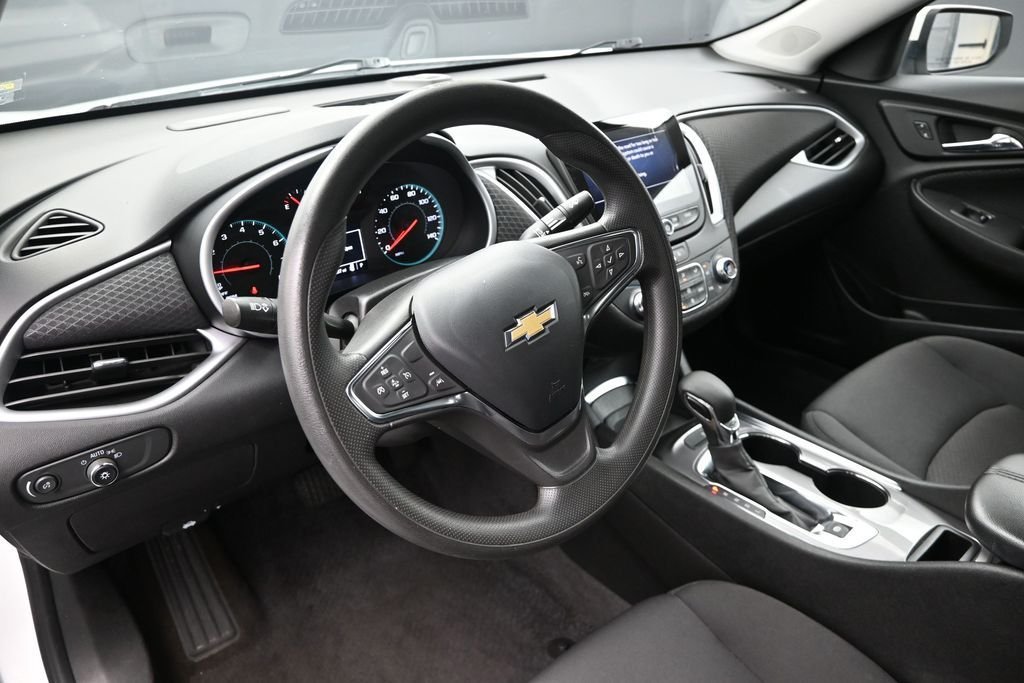 Used 2023 White Chevrolet LT image 19
