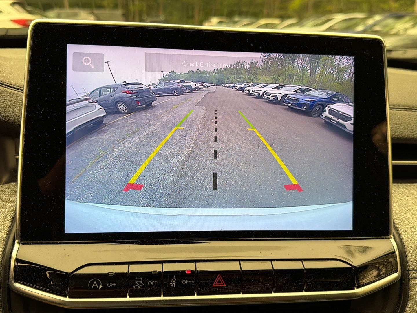 Used 2024 Bright White Clearcoat Jeep Latitude image 4