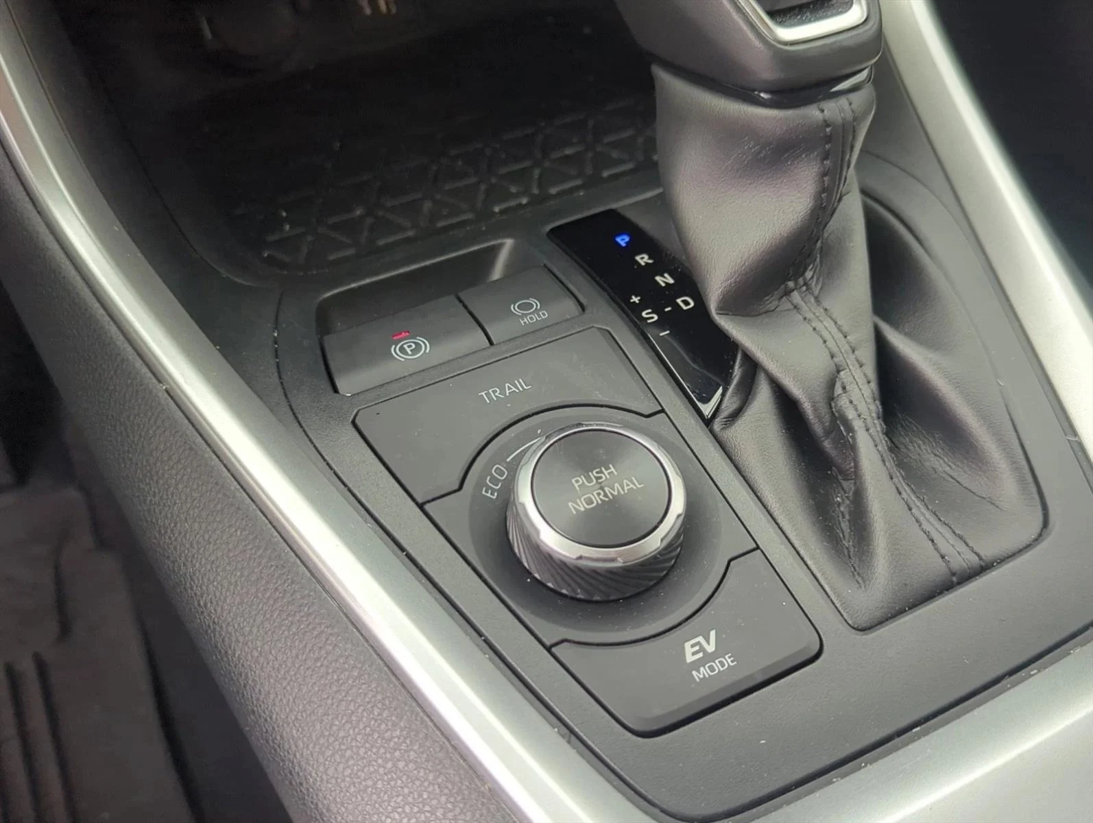 Used 2023 White Toyota Hybrid XLE Premium image 22