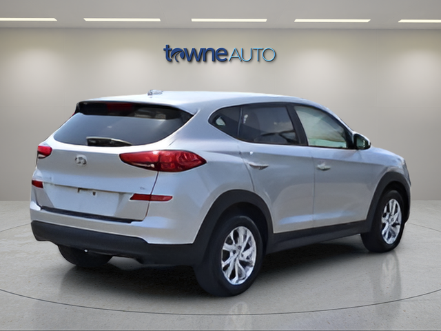 Used 2020 Silver Hyundai SE image 7