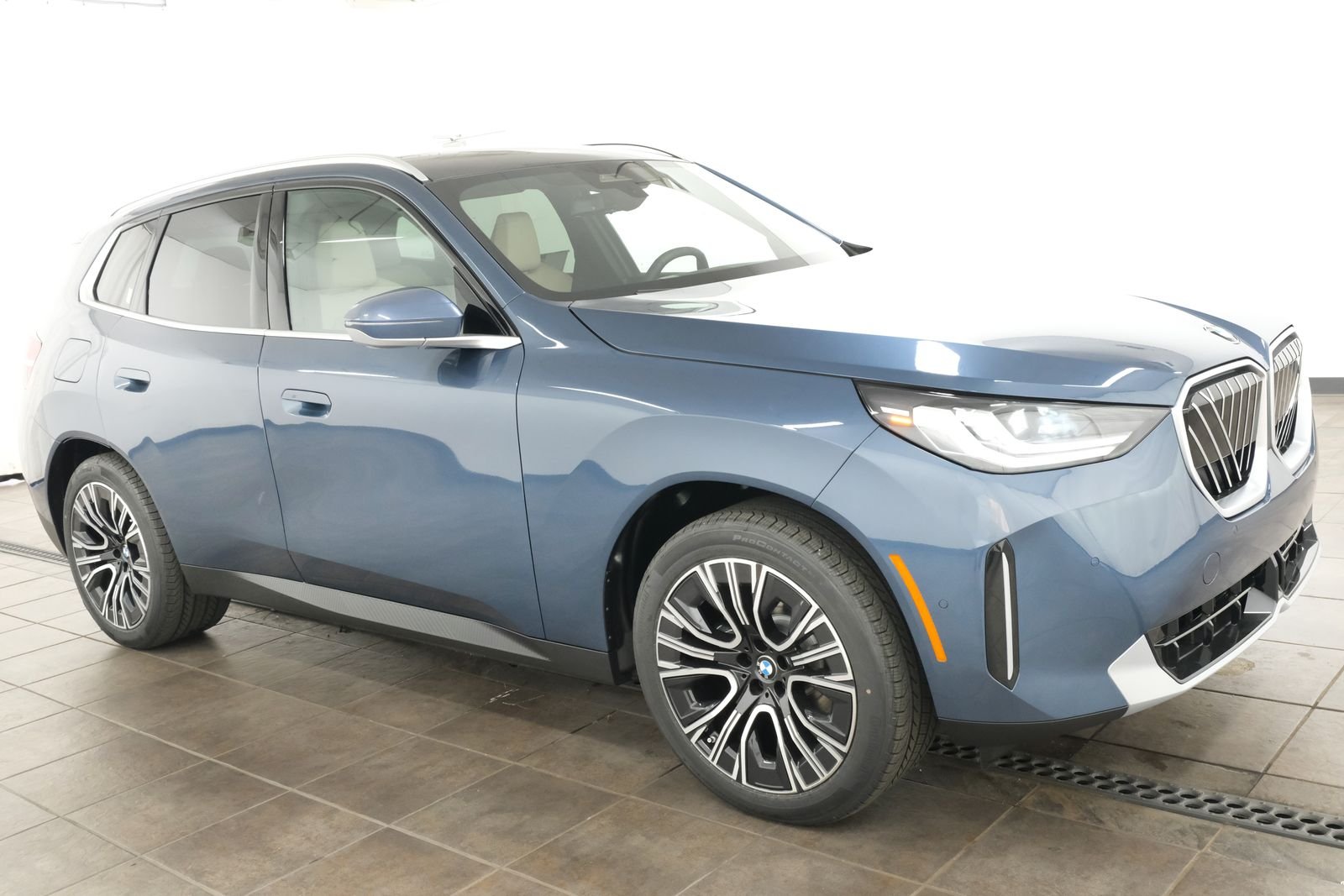 New 2026 Arctic Race Blue Metallic BMW 30 xDrive image 9