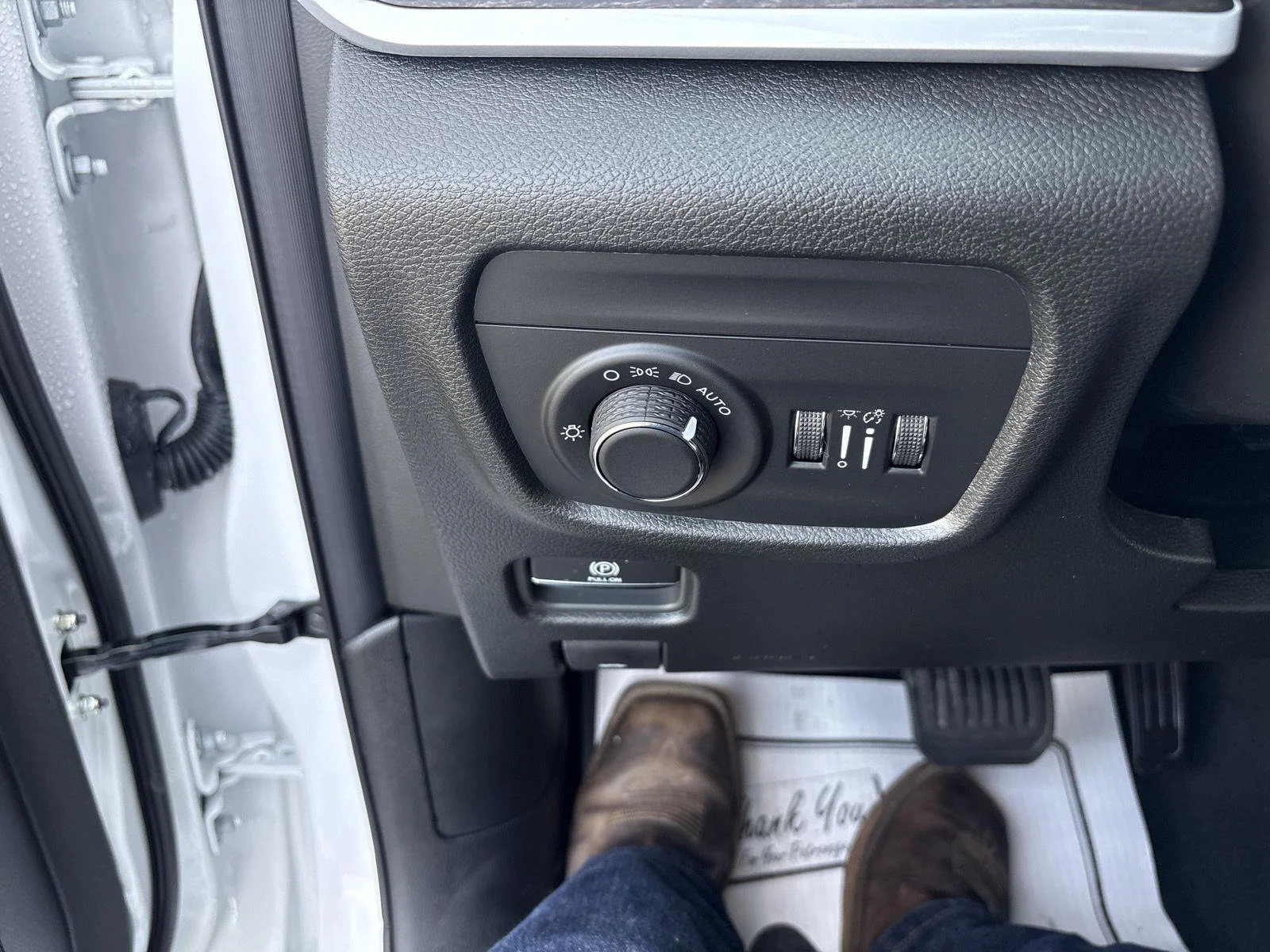 New 2026 Bright White Clearcoat Jeep Laredo Altitude image 19