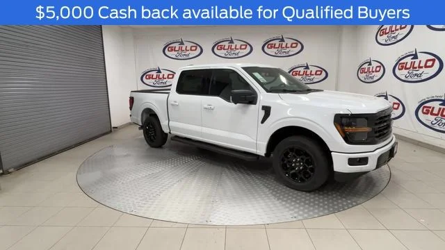 New 2026 Oxford White Ford XLT image 2