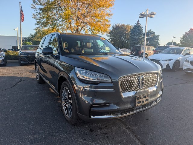 Used 2022 Blue Metallic Lincoln Reserve image 7