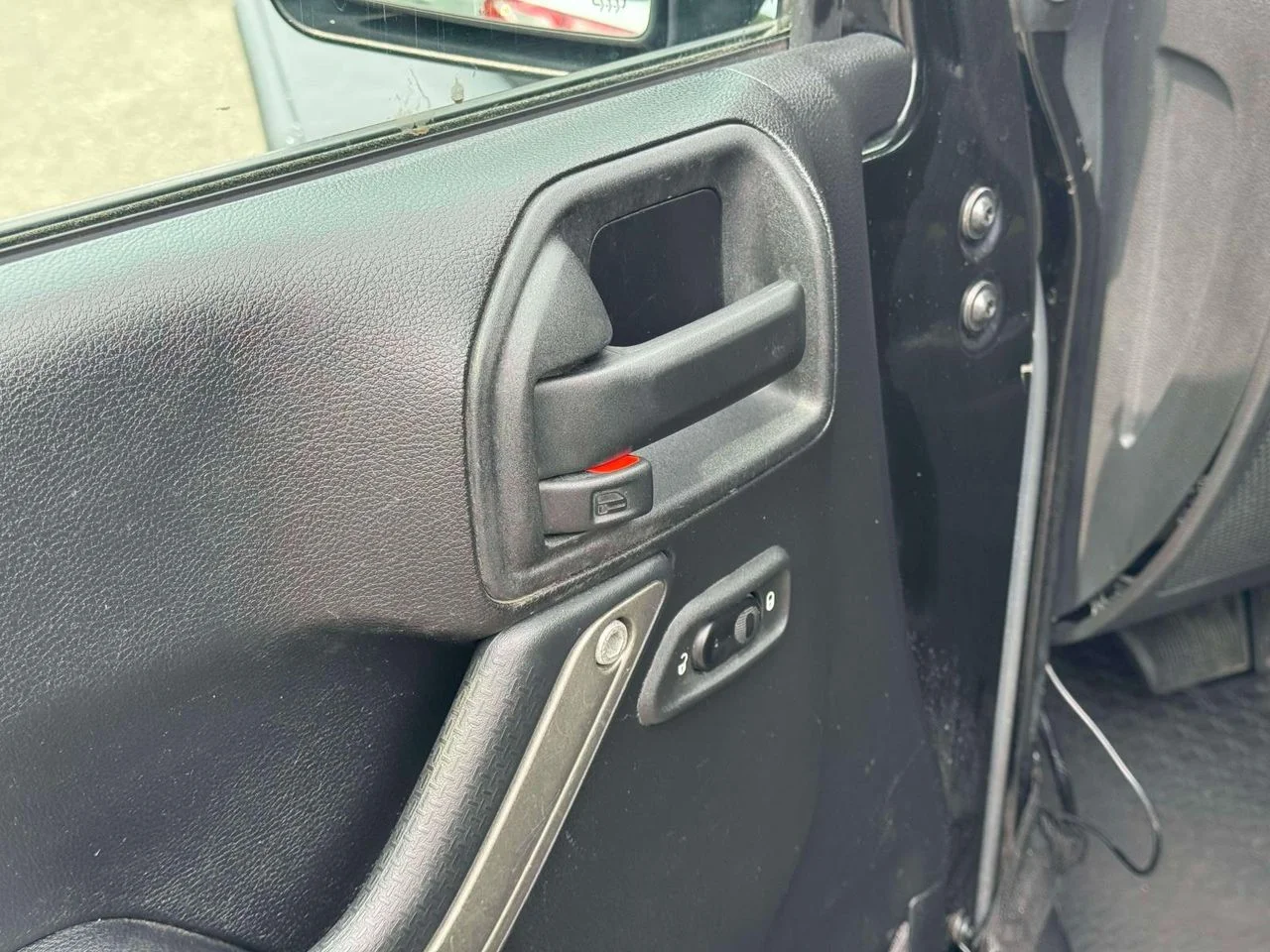 Used 2015 Black Clearcoat Jeep Sport image 21