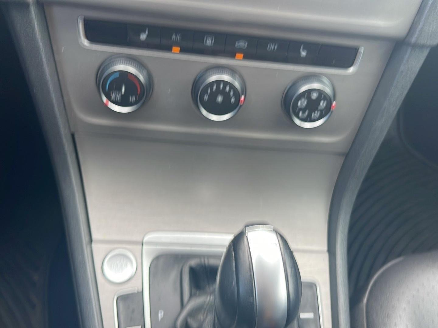2015 Volkswagen Golf SportWagen TDI SE - Photo 25