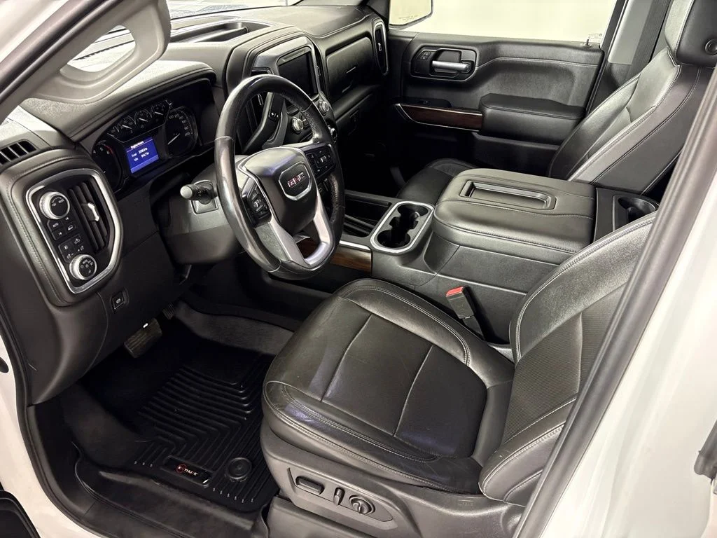 Used 2020 White GMC SLT image 39
