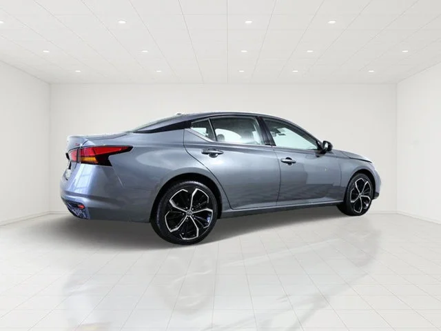 Used 2025 Gray Nissan 2.5 SR image 7