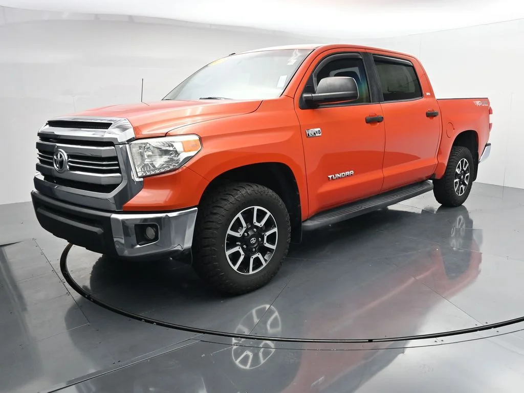 Used 2017 Red Toyota SR5 image 4