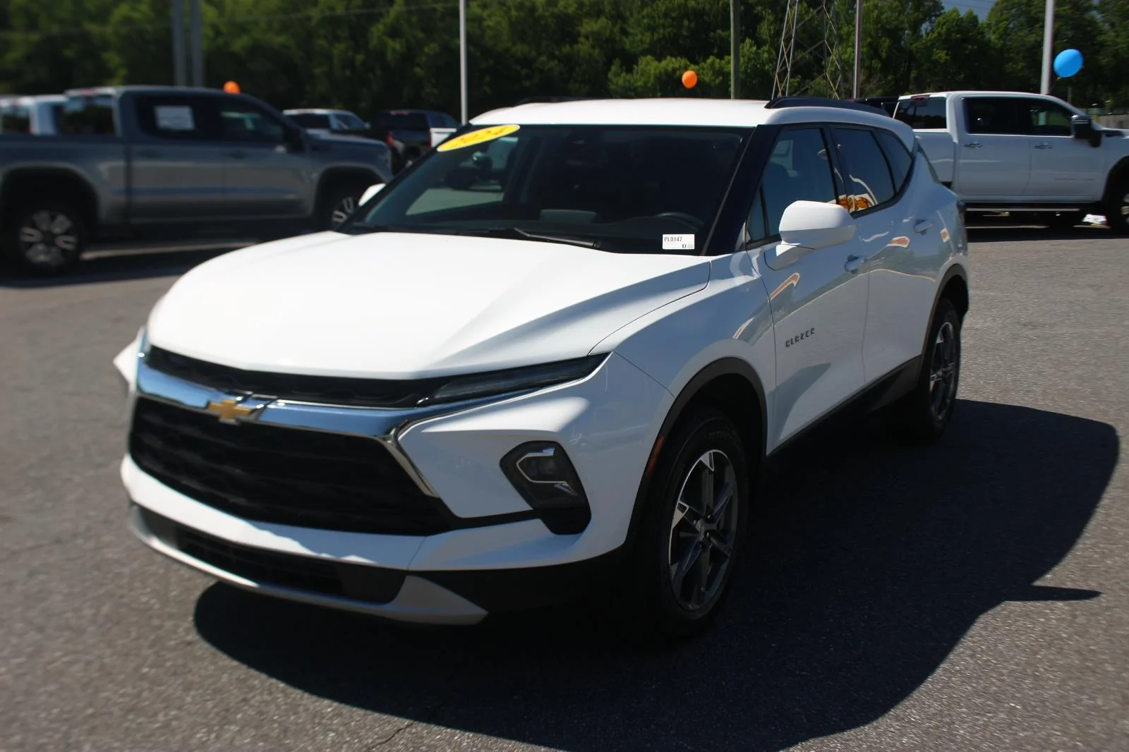 Used 2024 Summit White Chevrolet 2LT image 4