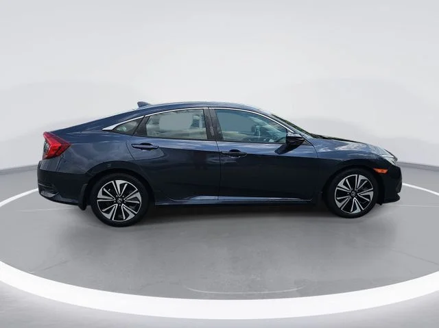 Used 2016  Honda EX-T image 6