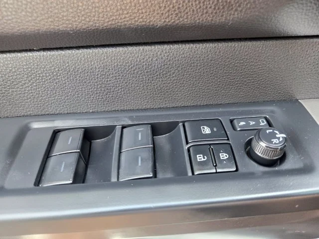 Used 2025 White Toyota SR5 image 37