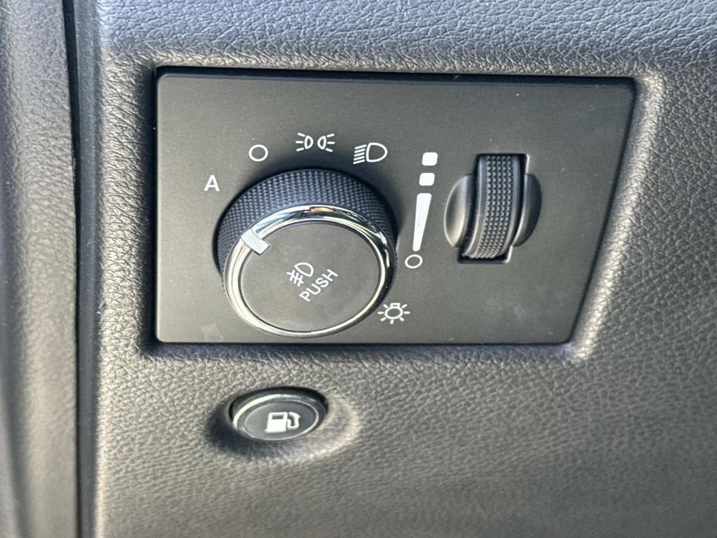 Used 2019 White Jeep Altitude image 20