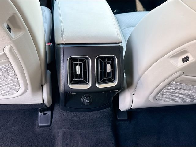 2025 Kia Sorento S - Photo 25