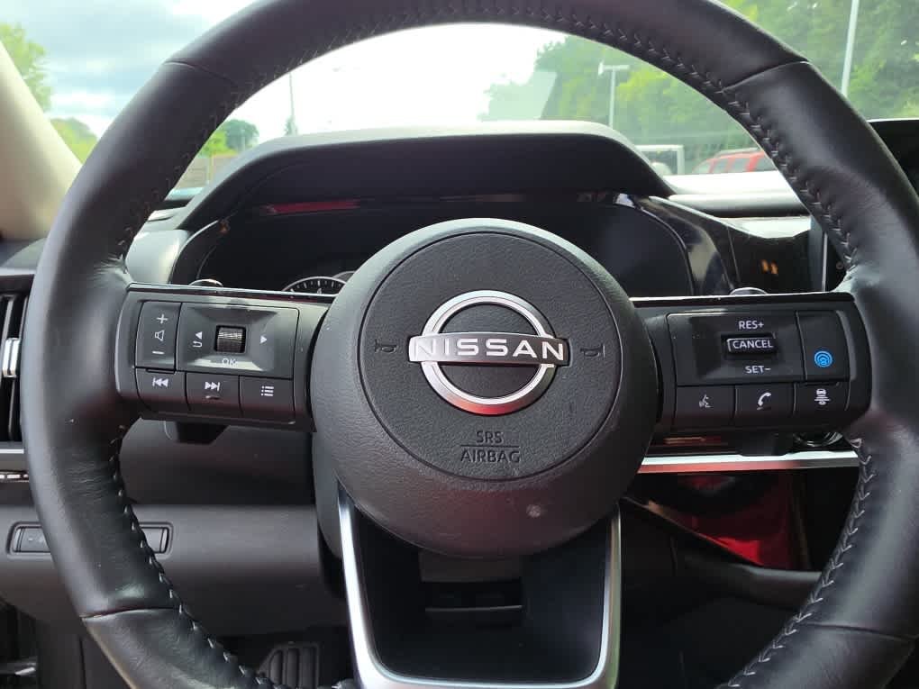 Used 2025 Gun Metallic Nissan SL image 25