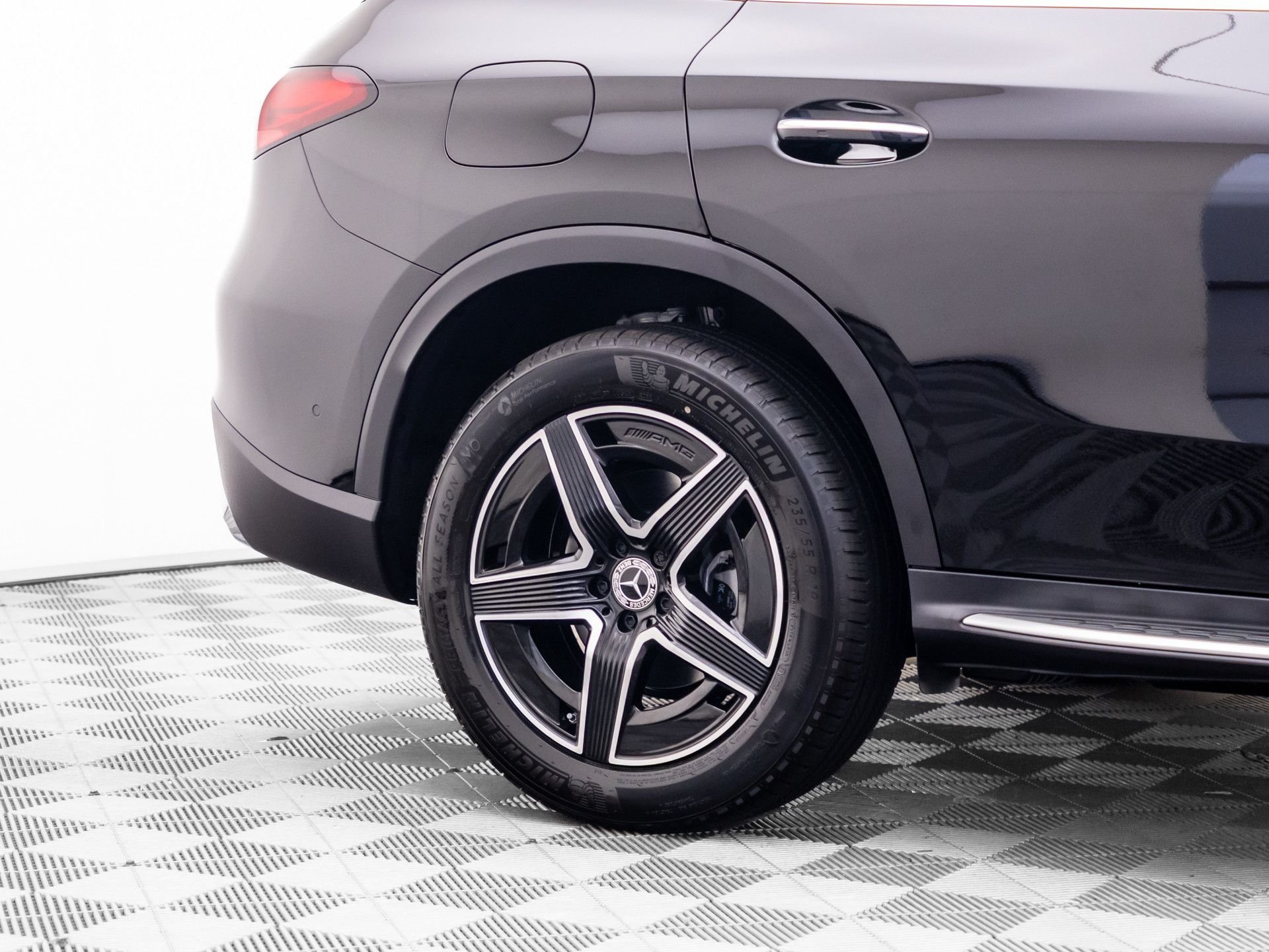 New 2027 Black Mercedes-Benz GLC 300 image 35