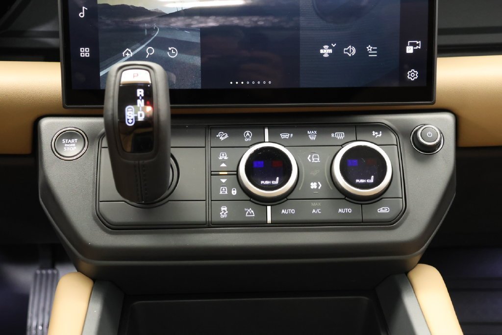 New 2026 Fuji White LAND ROVER S image 24