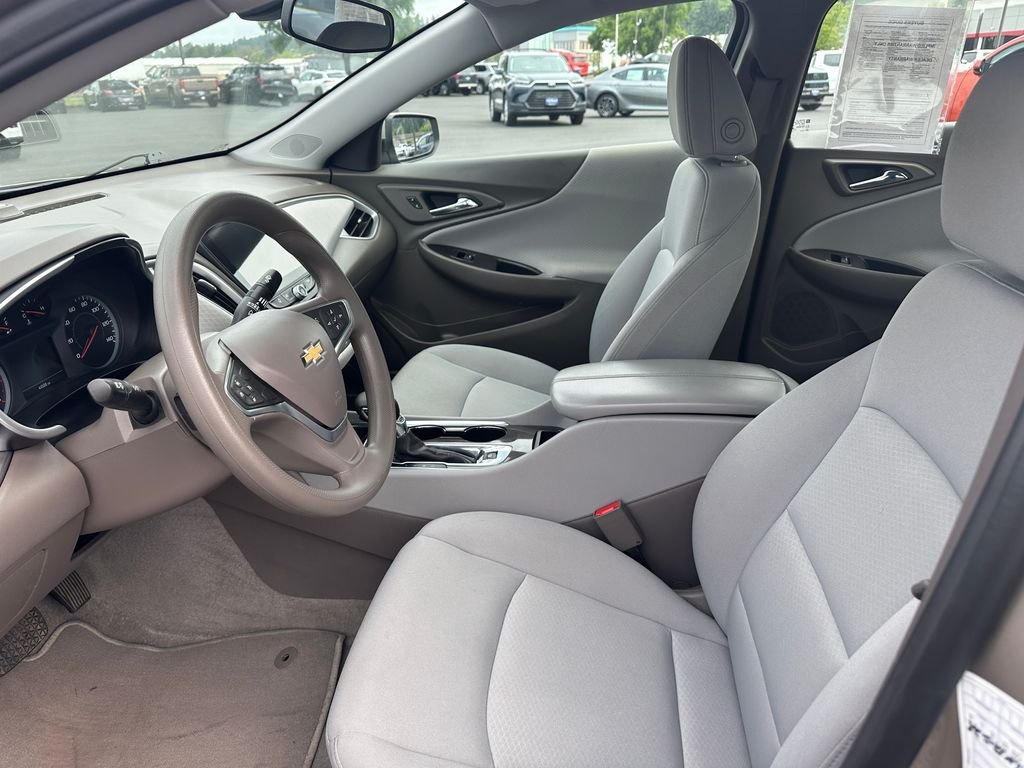 Used 2022 Gray Chevrolet LT image 13