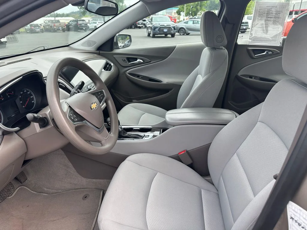 Used 2022 Gray Chevrolet LT image 13