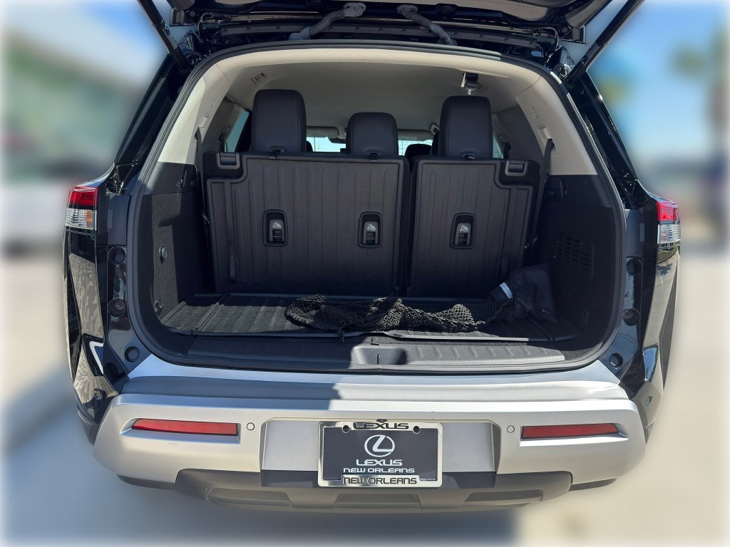 Used 2024 Super Black Nissan SL image 8