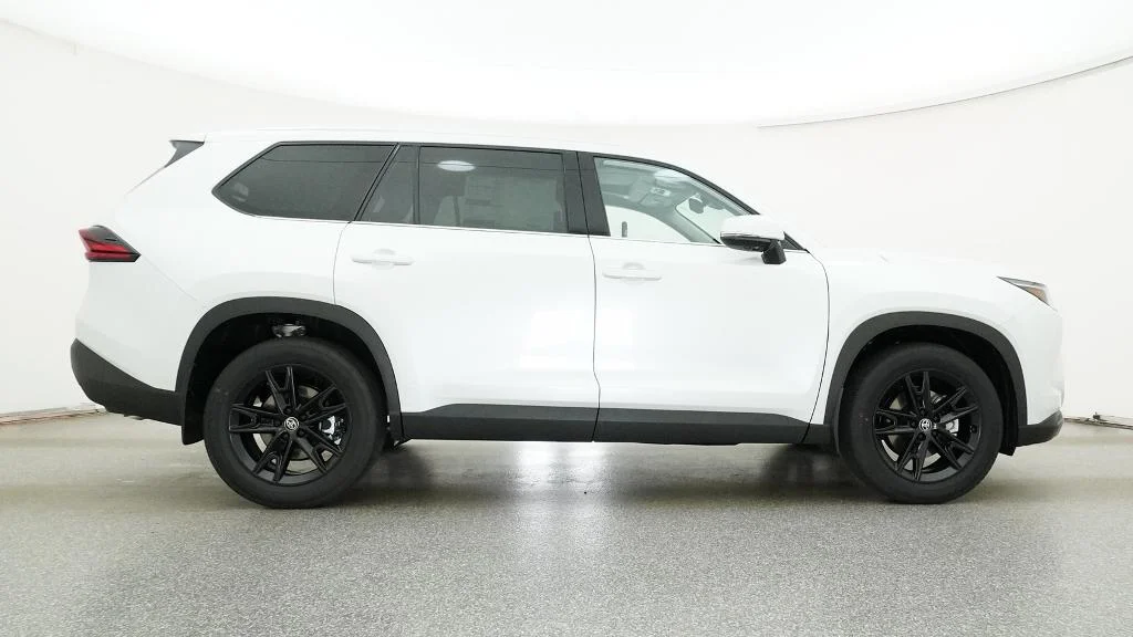 New 2026 Wind Chill Pearl Toyota Platinum image 13
