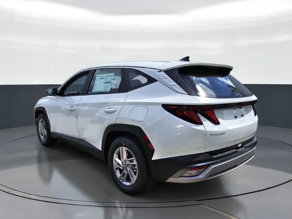 New 2026 White Hyundai SE image 4